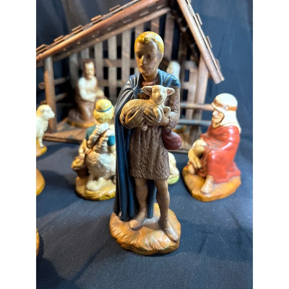 Wooden Nativity Stable Scene Stable Creche Christmas 16 Decor Figures with  barn